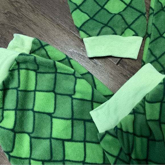 EUC Big Kids Size 10-12 Unisex Onesie Pajama Zip-Up - Picture 5 of 5